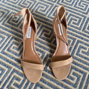 Steve Madden Ireneew tan block heels. Size 11
